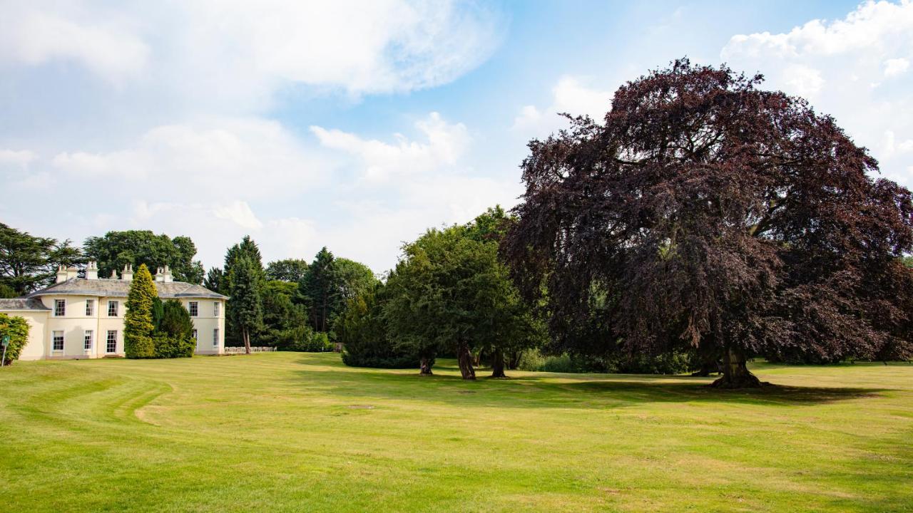 Eastwood Hall Buitenkant foto