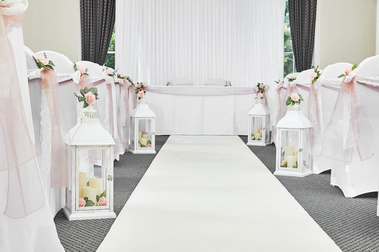 Eastwood Hall Buitenkant foto