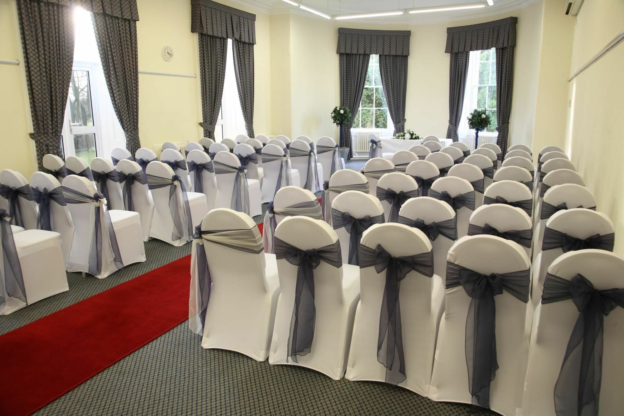 Eastwood Hall Buitenkant foto