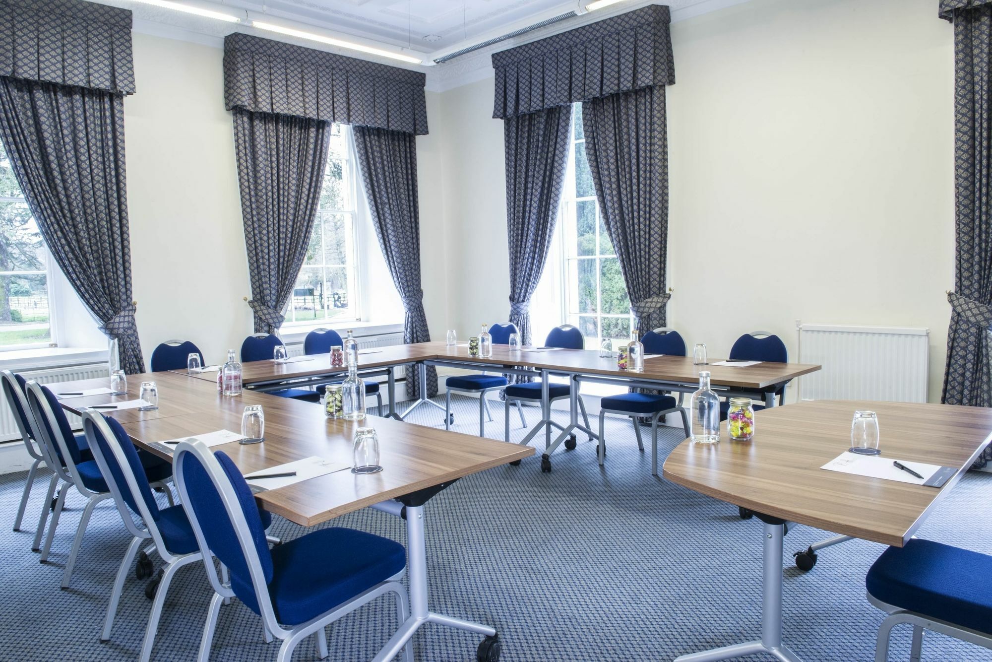 Eastwood Hall Buitenkant foto